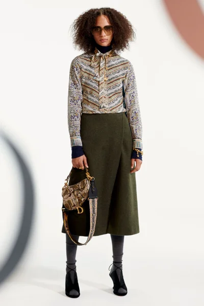 Look 17